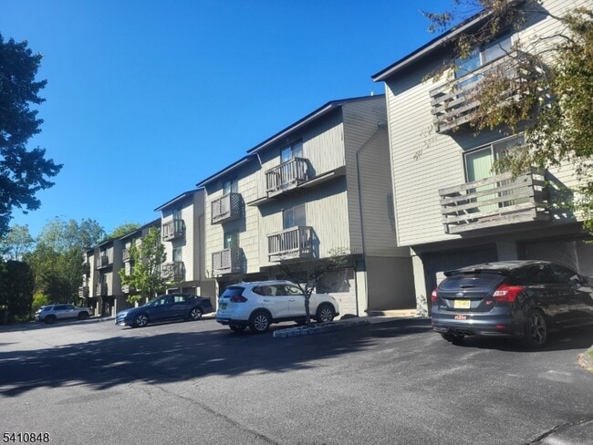 Photo - 1214 Spruce Hills Dr