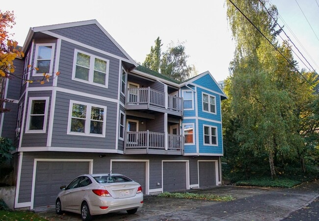 Building Photo - Totally Updated 2-Bed with Vaulted Ceiling... Unit 228-05 Rental