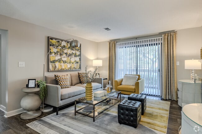 2BR, 2BA - 1134SF - Living Room