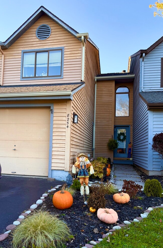 Building Photo - 8254 Beehive Cir