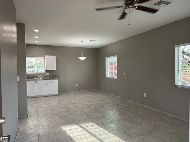 Photo - Beautiful Modern 3Bdm 2Ba Home, Easy Access to I-10, Must See! Unit PinalVista2581-#1