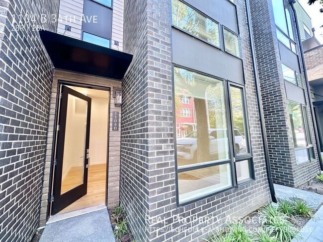 Building Photo - 1104 B 34th Ave