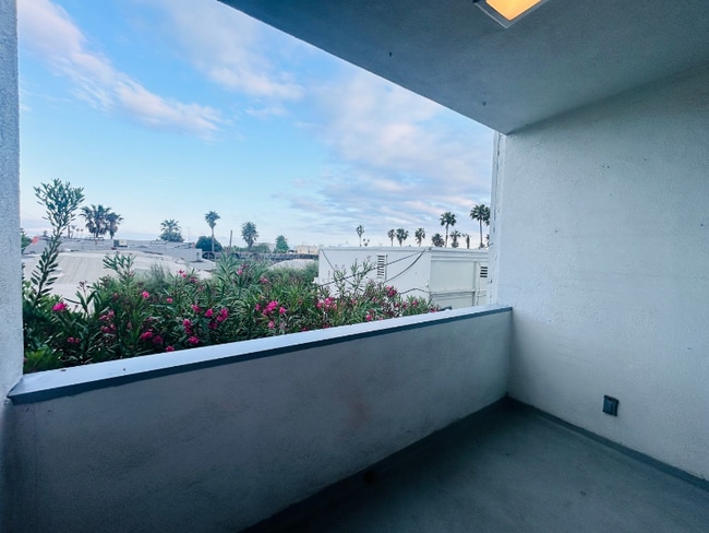 Photo - 1137 11th St Unidad 304