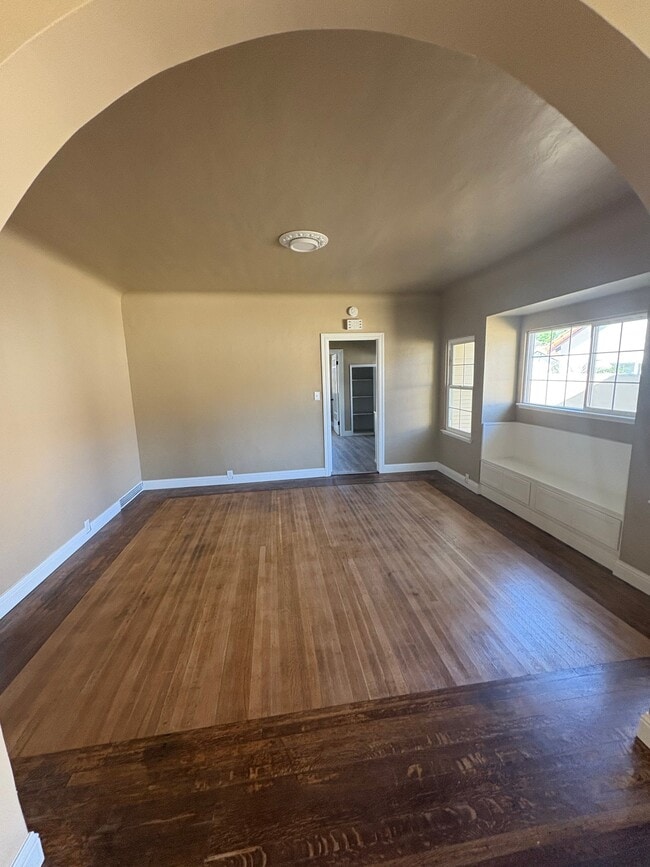 Photo - 545 W Main St