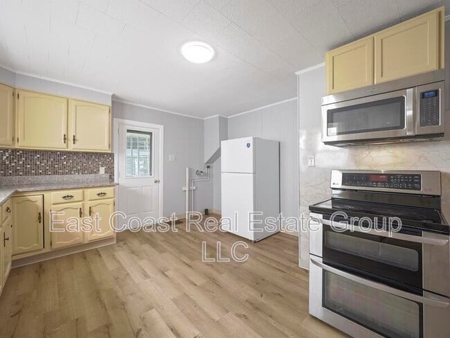 Photo - 258 W King St