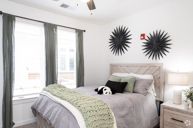 2BR, 2BA - 1,188SF - Bedroom