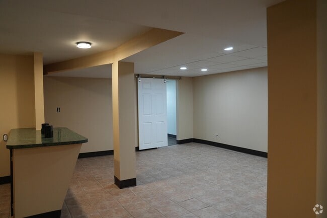 Building Photo - 6115 N Meade Ave Unit G Rental