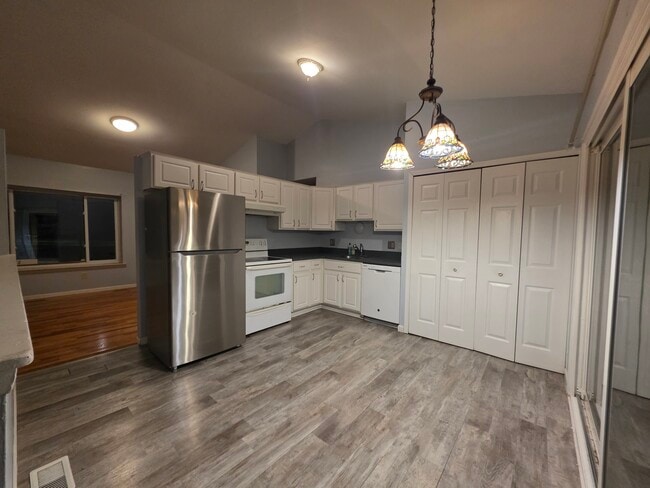 Photo - 2063 Champagne Dr