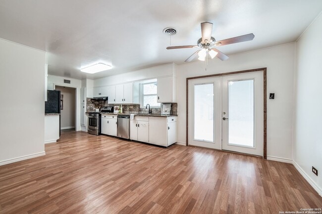 Photo - 326 E Rampart Dr