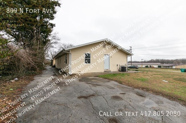 Photo - 809 N Fort Ave