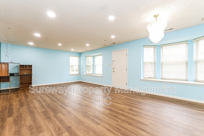 Photo - 1 Elkington Dr