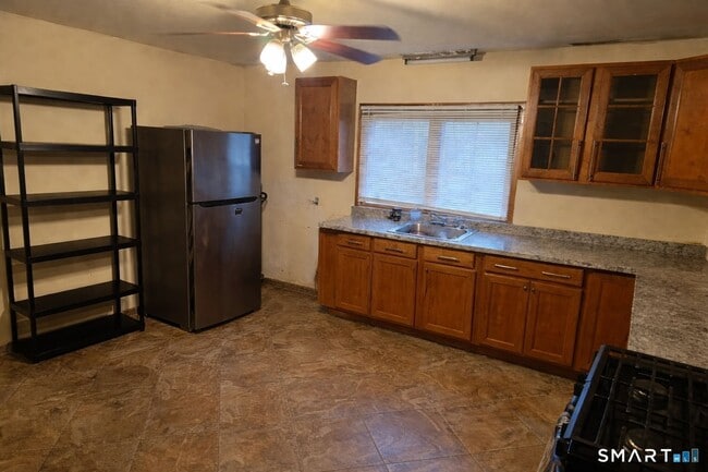 Photo - 150 Platt St