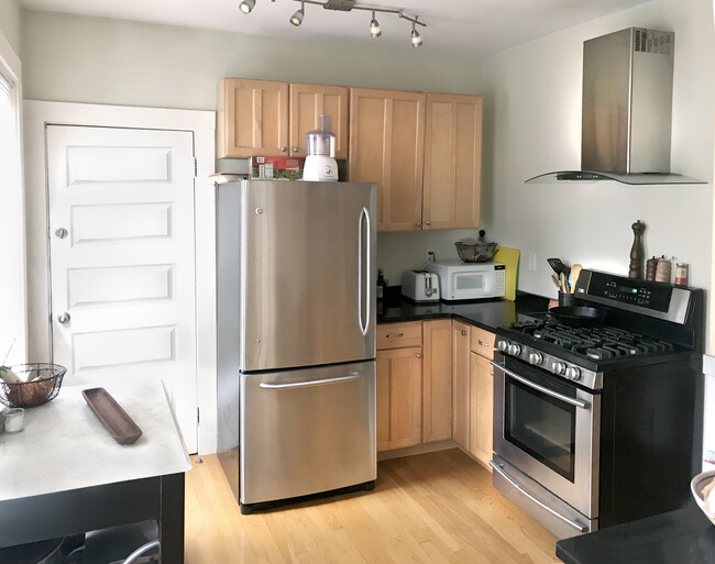 kitchen - 29 Wachusett Ave Apartments Unit 29 Wachusett Ave
