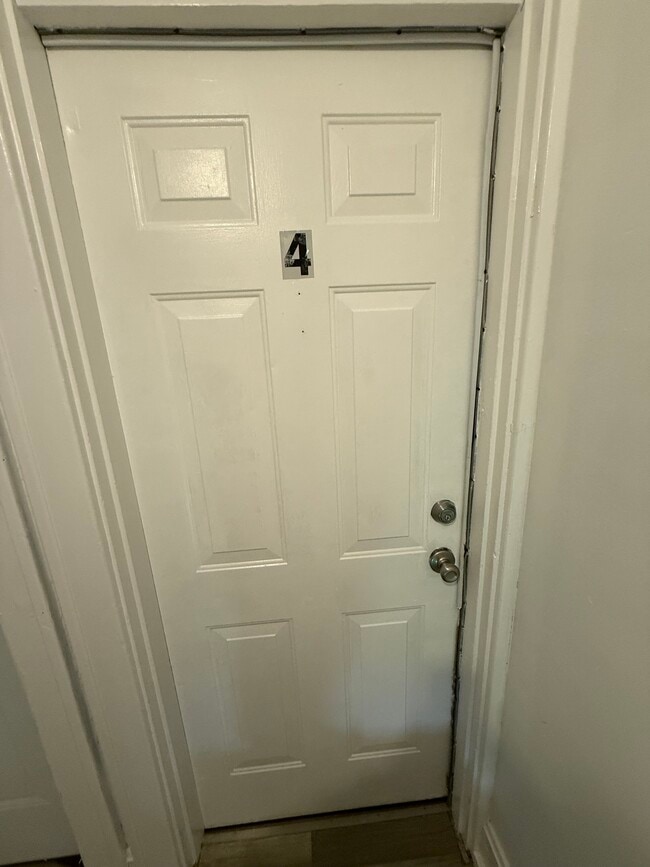 2748 Harris Ave Unit 4
