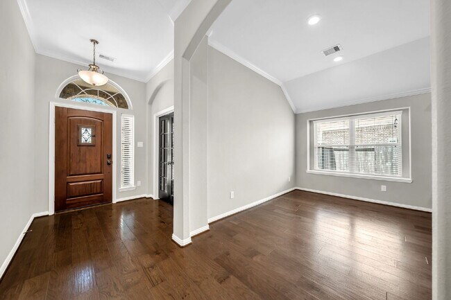 Photo - Welcome home to this beautifully maintaine...