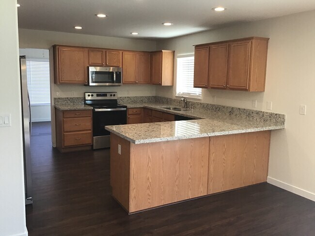Photo - 18258 Oakbrook Ln