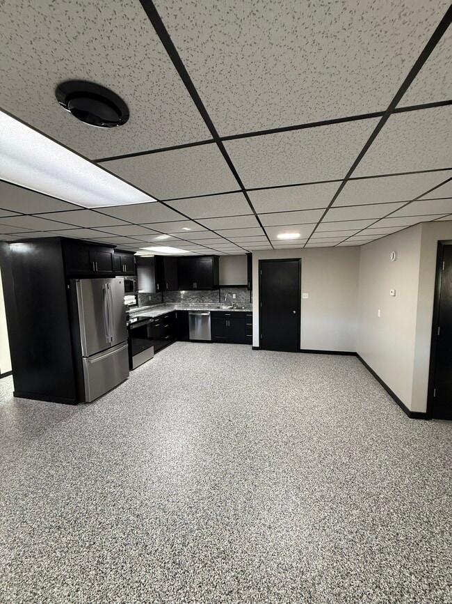 Building Photo - 809 County Rd 2 S