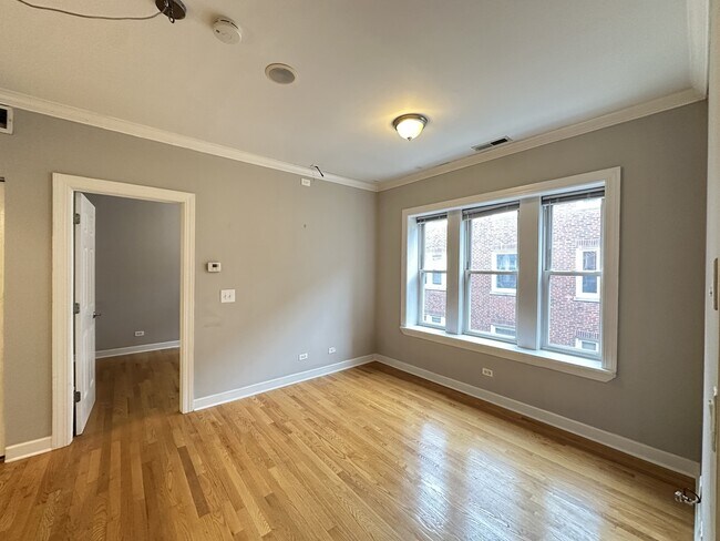 Photo - 3259 N Clifton Ave Unit 2w