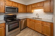 2BR, 1BA - 950SF - Kitchen