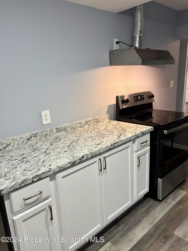 Photo - 300 Penn Ave