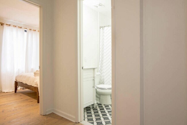 Photo - 1321 I St NE