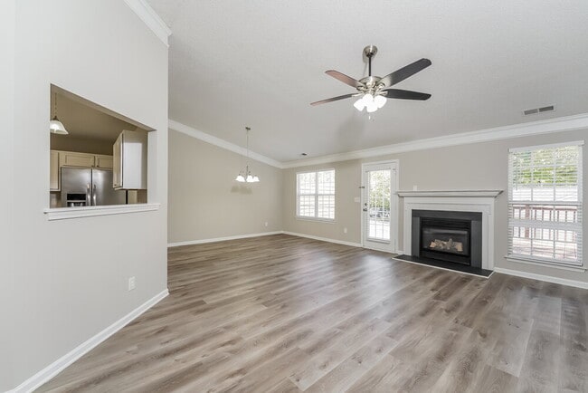 Photo - 101 Leafmore Ct