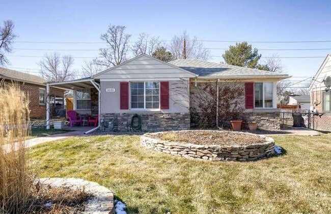 Photo - Fabulous 3 Bed (+ 1 non conforming) / 2 bath SFH in the Montclair Neighborhood