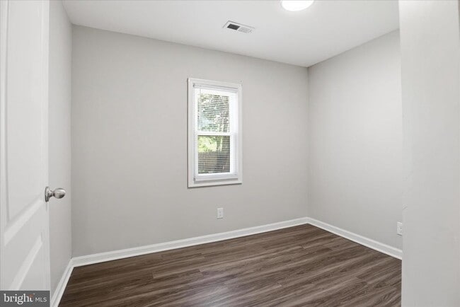Photo - 5242 Sands Rd