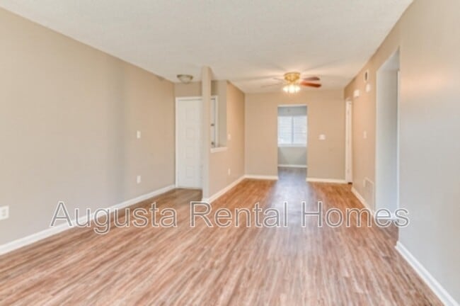 Photo - 2822 Thomas Ln