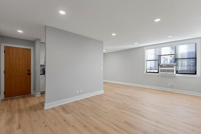 Photo - 525 W Aldine Ave Unit #308