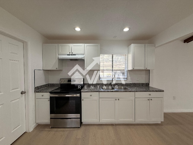 Photo - 12407 Statehouse St