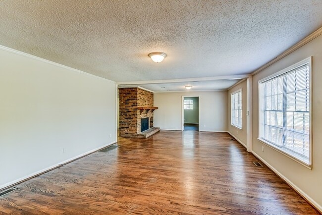 Photo - 2428 Briarcliff Dr