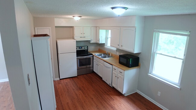 Photo - 1613 N Chester Rd