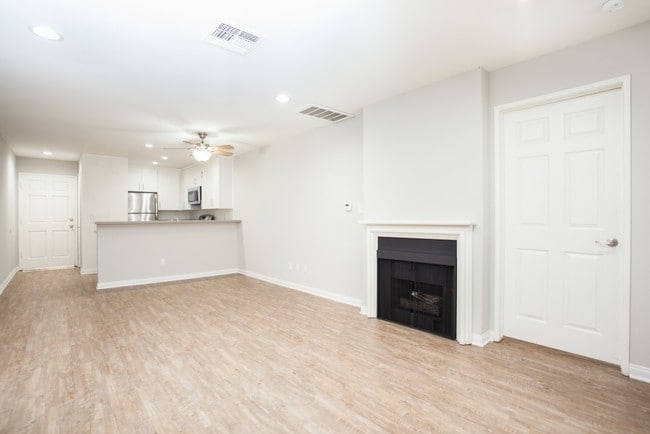 Photo - Playa Marina Apts