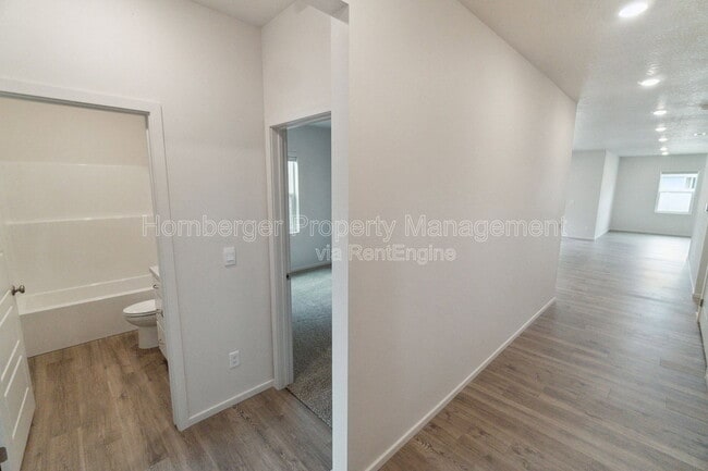 Photo - 5508 W Jamestown Ln