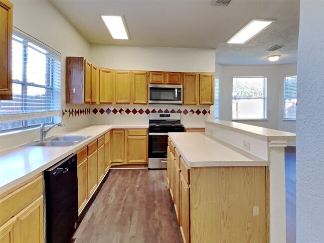 Photo - 2911 Linda Dr