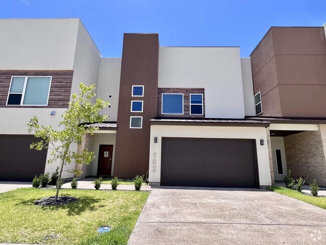 Building Photo - 9653 McPherson Rd Unit 102 Rental