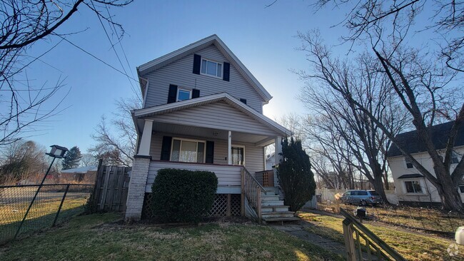 Building Photo - 1253 Bellows St Rental