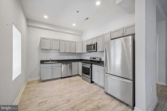 Photo - 980 N Marshall St Unit 1