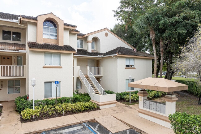 Entrance - The Sterling Villages of Palm Beach Lakes