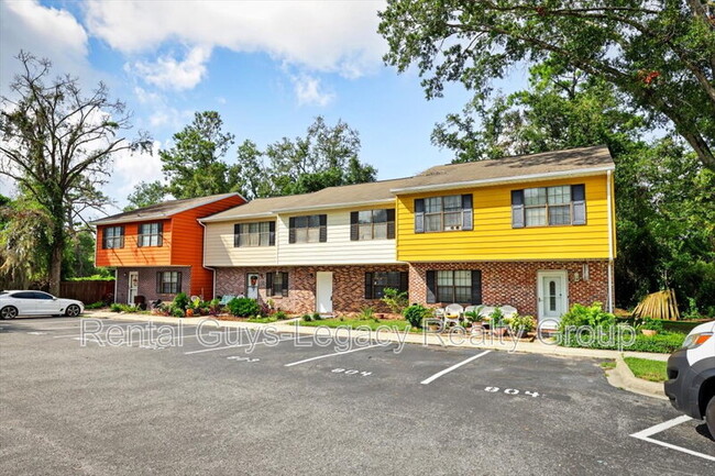 803 Kettering Way