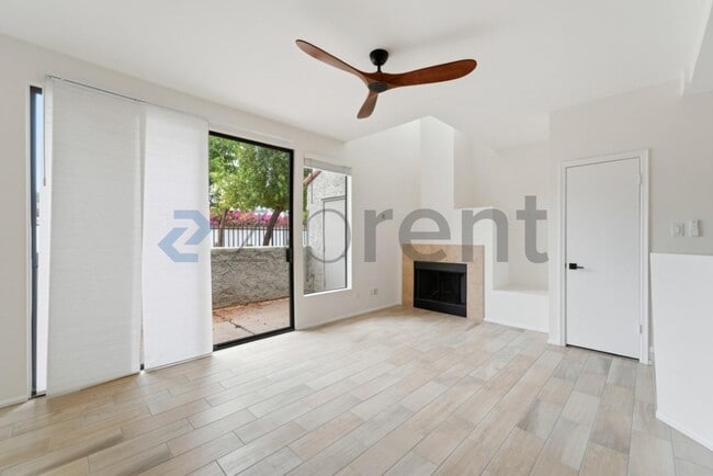 Photo - Unit Unit 1018