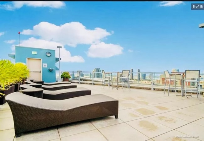 Photo - 1080 Park Blvd