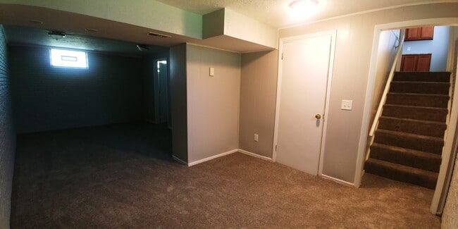 Photo - Spacious 3 Bedroom Home with Finished Basement & Large Backyard – Springfield Township!