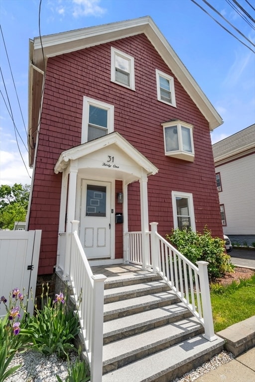 Building Photo - 31 Wardwell Ave Unit 1