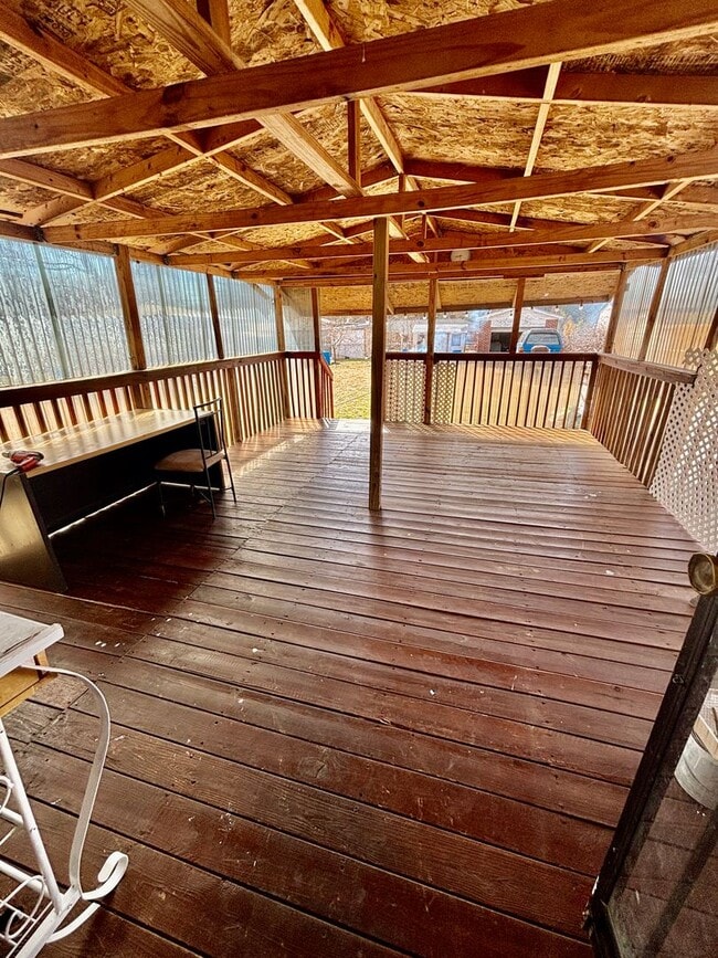 Building Photo - 3 Bedroom 2 Bath home