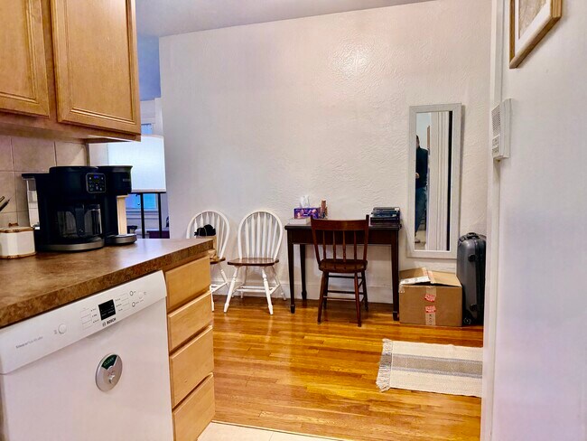 Photo - 2003 Commonwealth Ave Unit 18