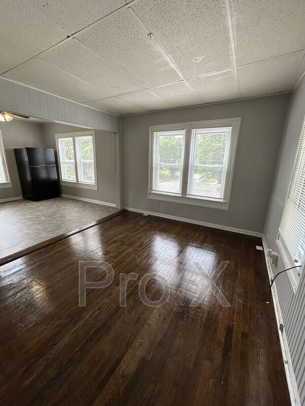Photo - 201 W Washington St