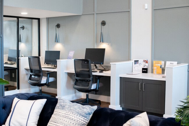 Huntcliff apartments — community photo