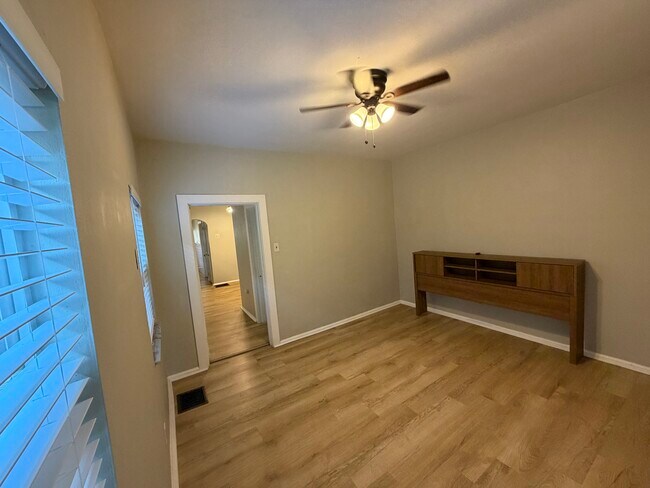 Photo - 5331 Arsenal St